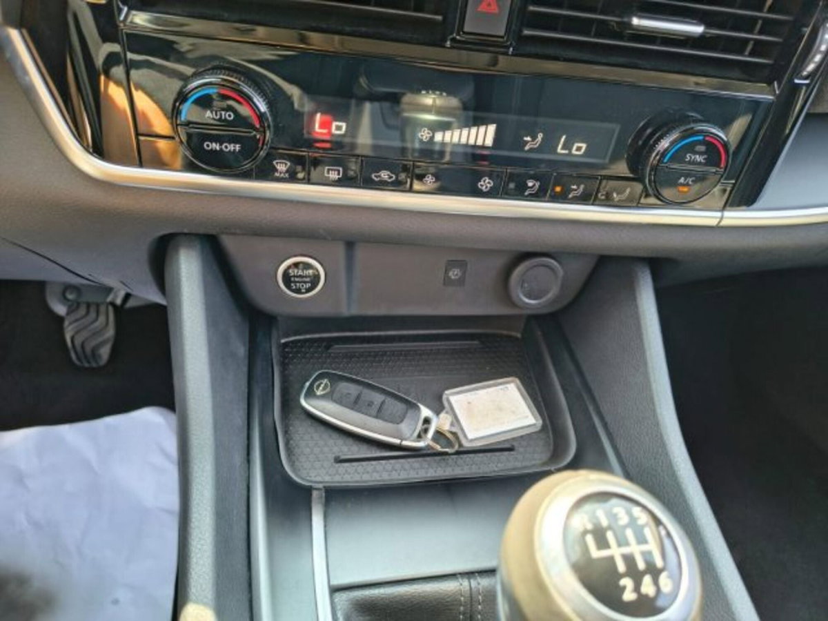 Nissan Qashqai 1.3 mhev Acenta 2wd 140cv (15)