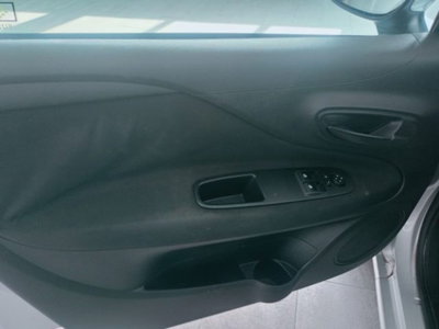 Fiat Punto 1.3 MJT II 75 CV 5 porte Lounge (12)