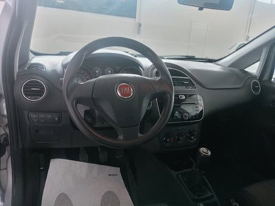 Fiat Punto 1.3 MJT II 75 CV 5 porte Lounge (13)