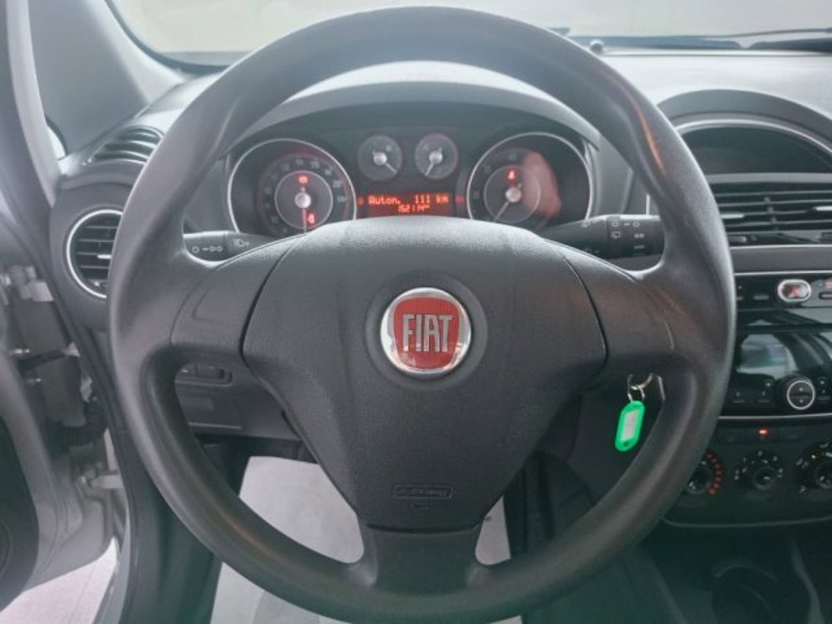 Fiat Punto 1.3 MJT II 75 CV 5 porte Lounge (14)
