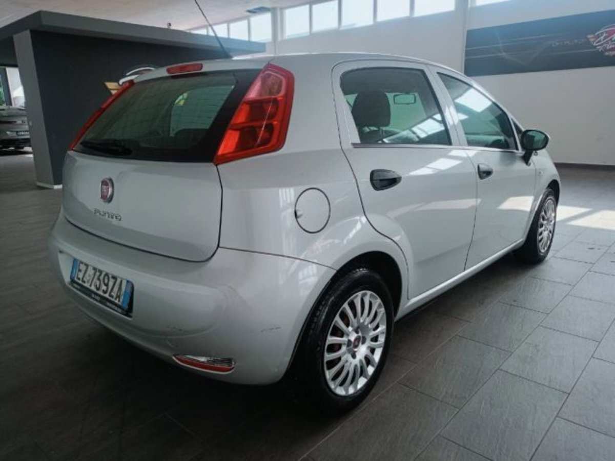 Fiat Punto 1.3 MJT II 75 CV 5 porte Lounge (5)