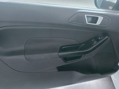 Ford Fiesta 1.5 TDCi 75CV 3 porte (12)