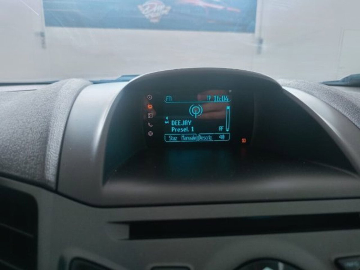 Ford Fiesta 1.5 TDCi 75CV 3 porte (20)