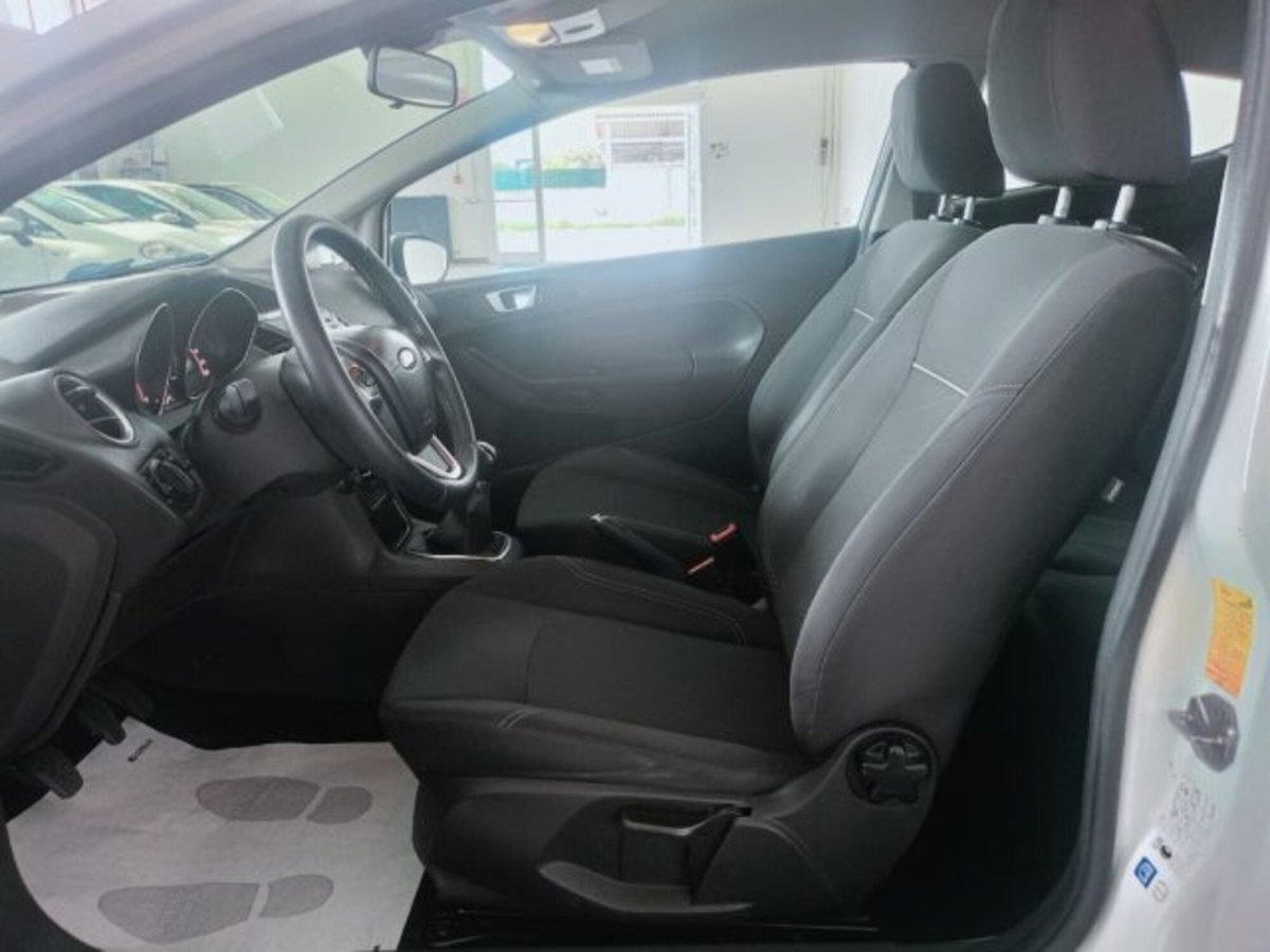 Ford Fiesta 1.5 TDCi 75CV 3 porte (8)