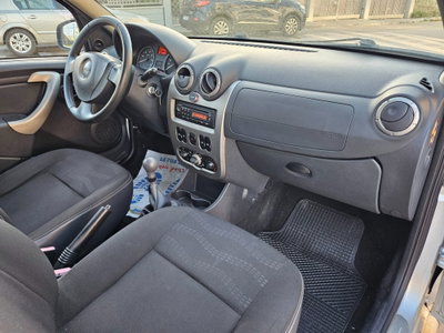Dacia Sandero Stepway 1.5 dCi 70CV (12)