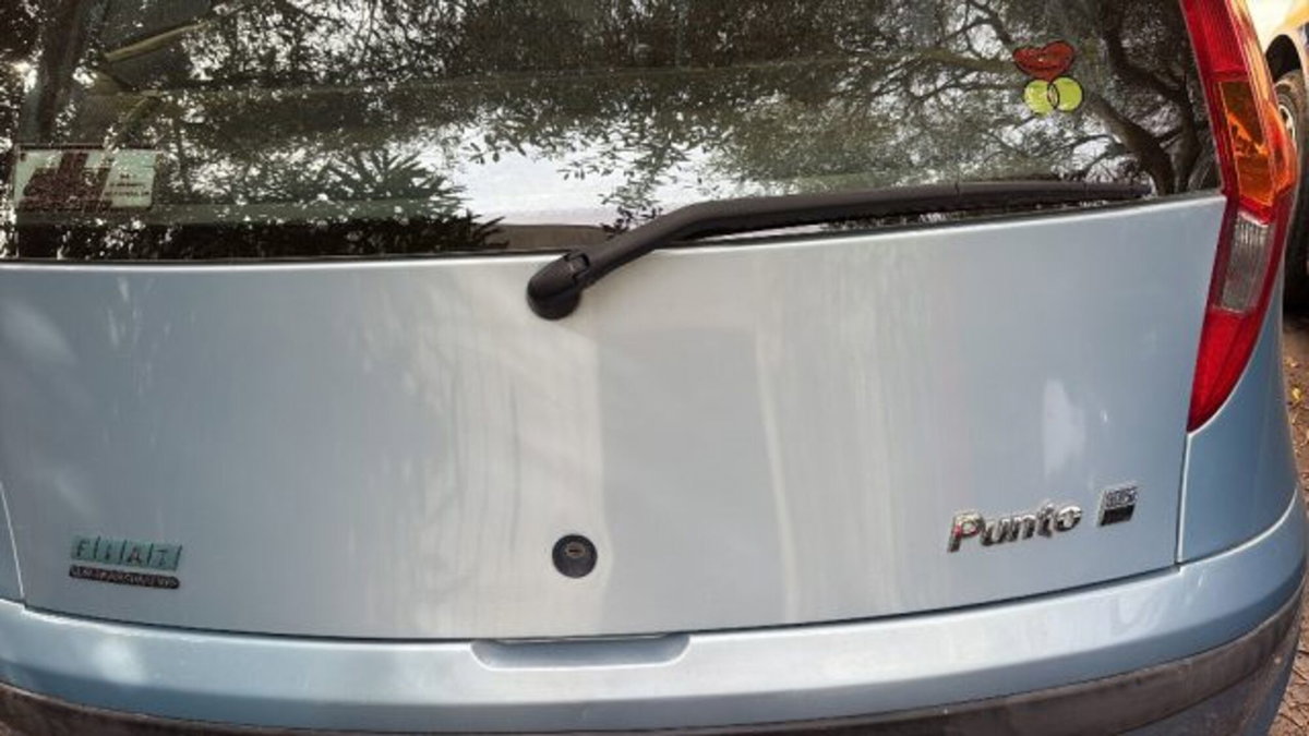 Fiat Punto 1.2i 16V cat 3 porte EL (2)
