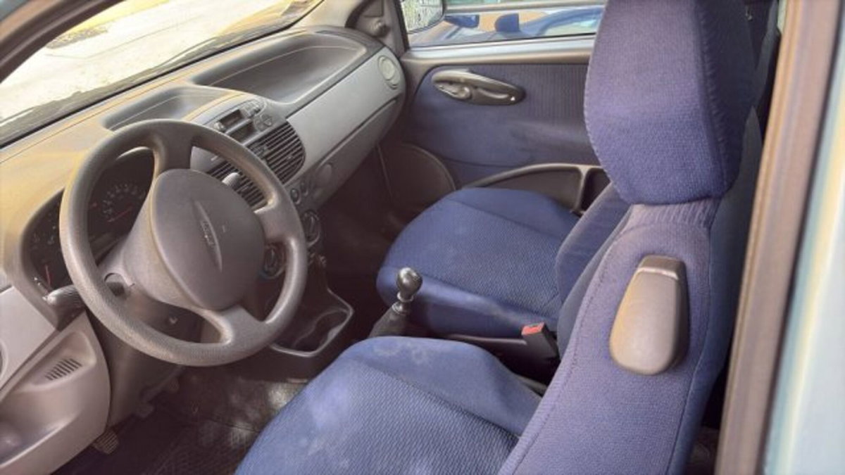 Fiat Punto 1.2i 16V cat 3 porte EL (7)