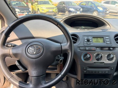 Toyota Yaris 16V cat 5 porte Sol (14)