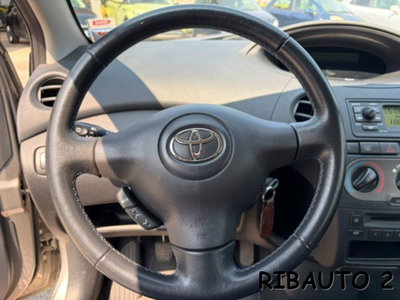 Toyota Yaris 16V cat 5 porte Sol (4)