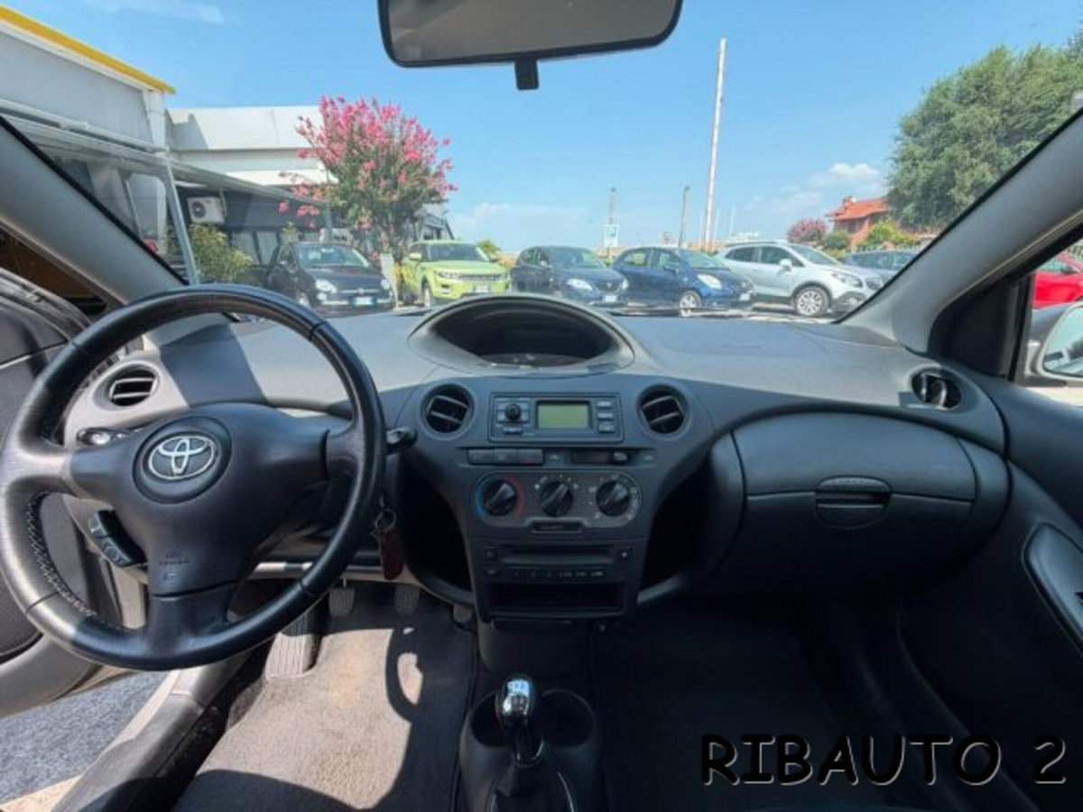 Toyota Yaris 16V cat 5 porte Sol (8)