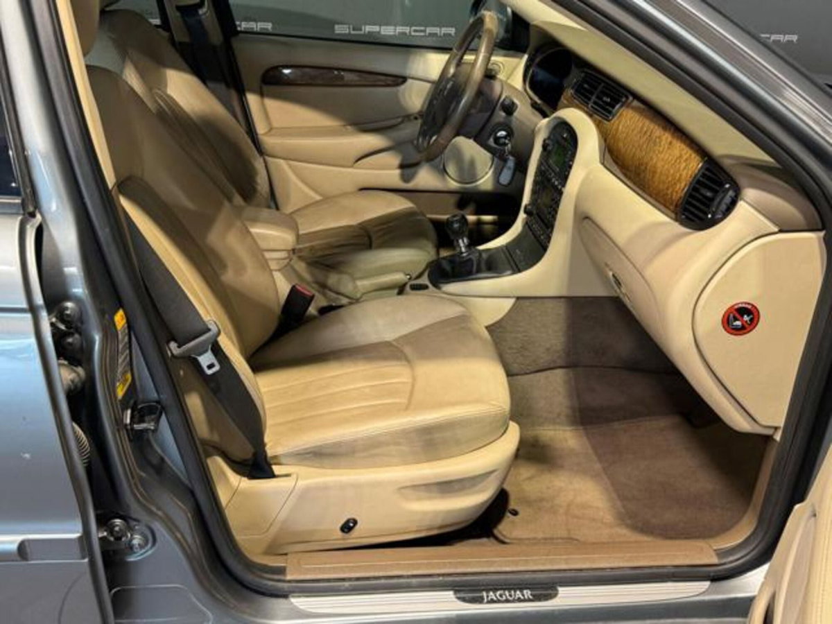 Jaguar X-Type 2.5 V6 24V cat Executive (11)