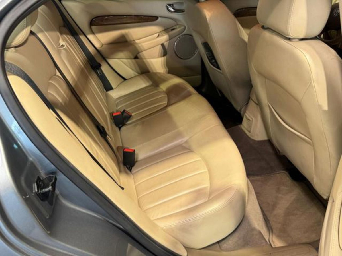 Jaguar X-Type 2.5 V6 24V cat Executive (12)