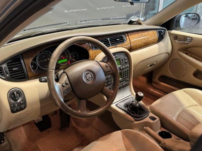 Jaguar X-Type 2.5 V6 24V cat Executive (9)