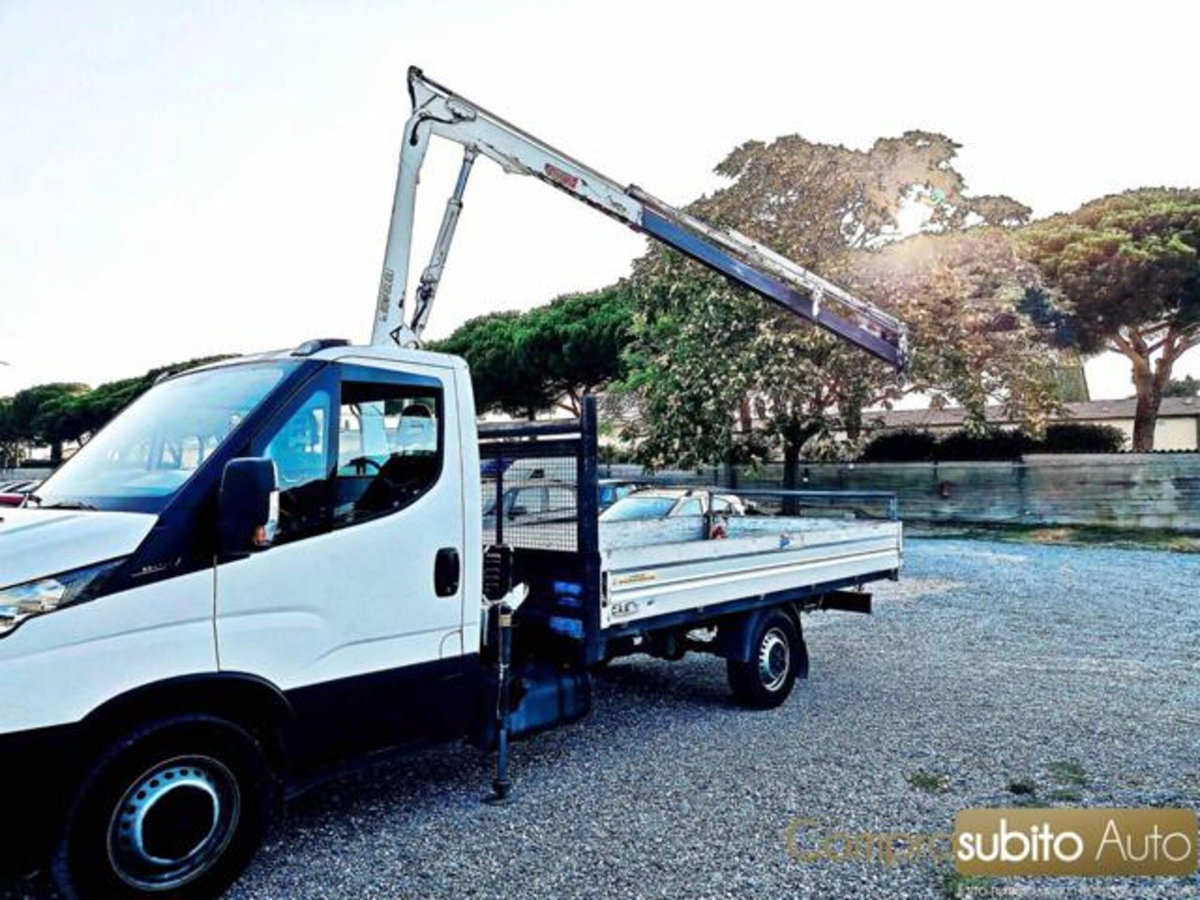 Iveco Daily Furgone 33S16HV 2.3 HPT PC-TN Furgone (10)