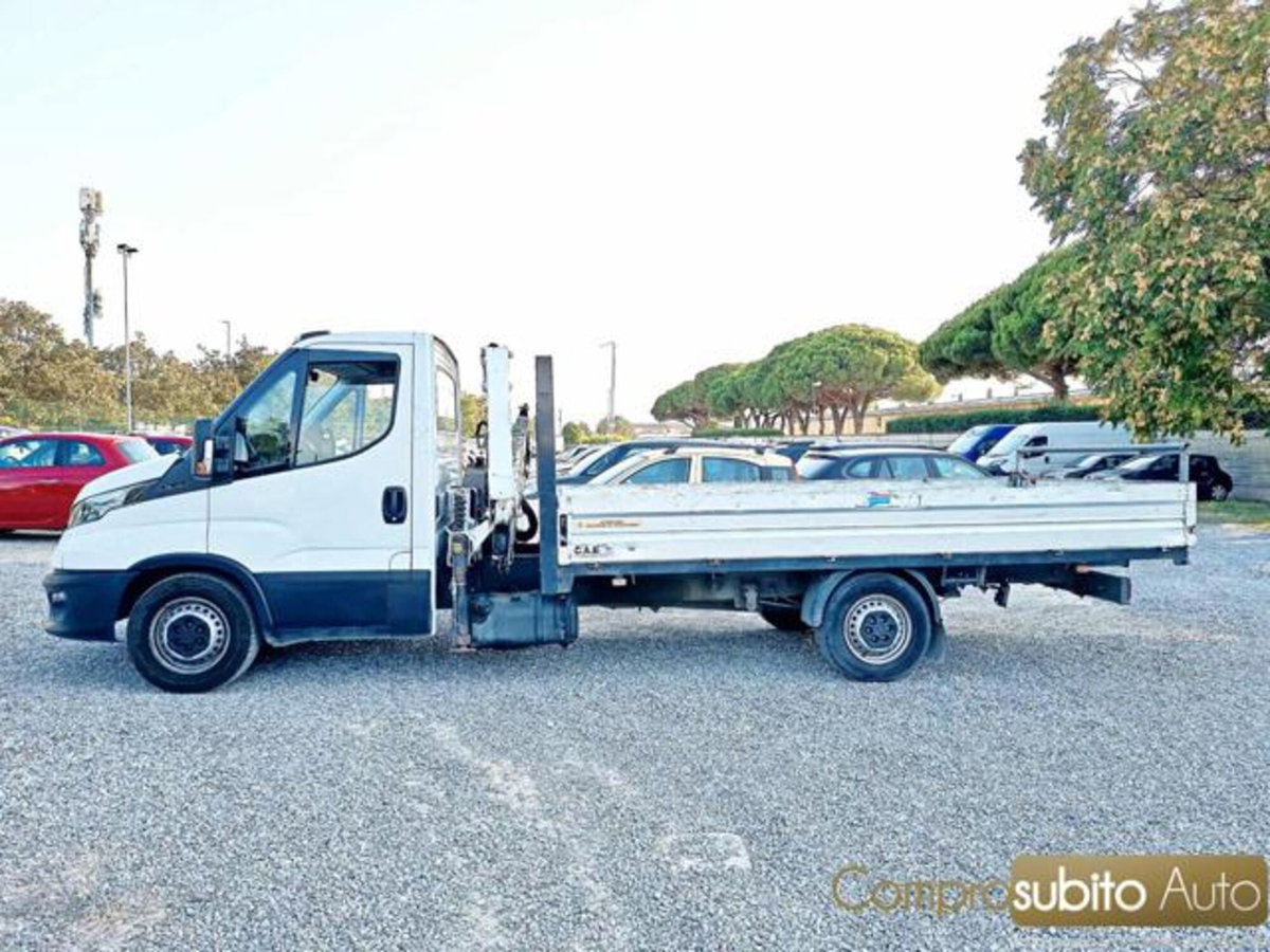 Iveco Daily Furgone 33S16HV 2.3 HPT PC-TN Furgone (5)