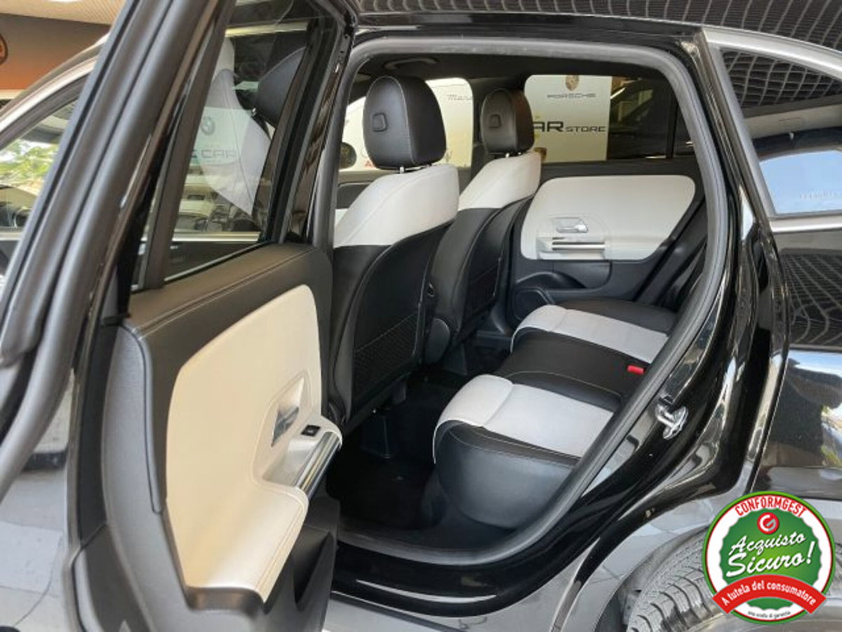 Mercedes-Benz GLA SUV 220 d AMG Line Premium Plus 4matic auto (17)
