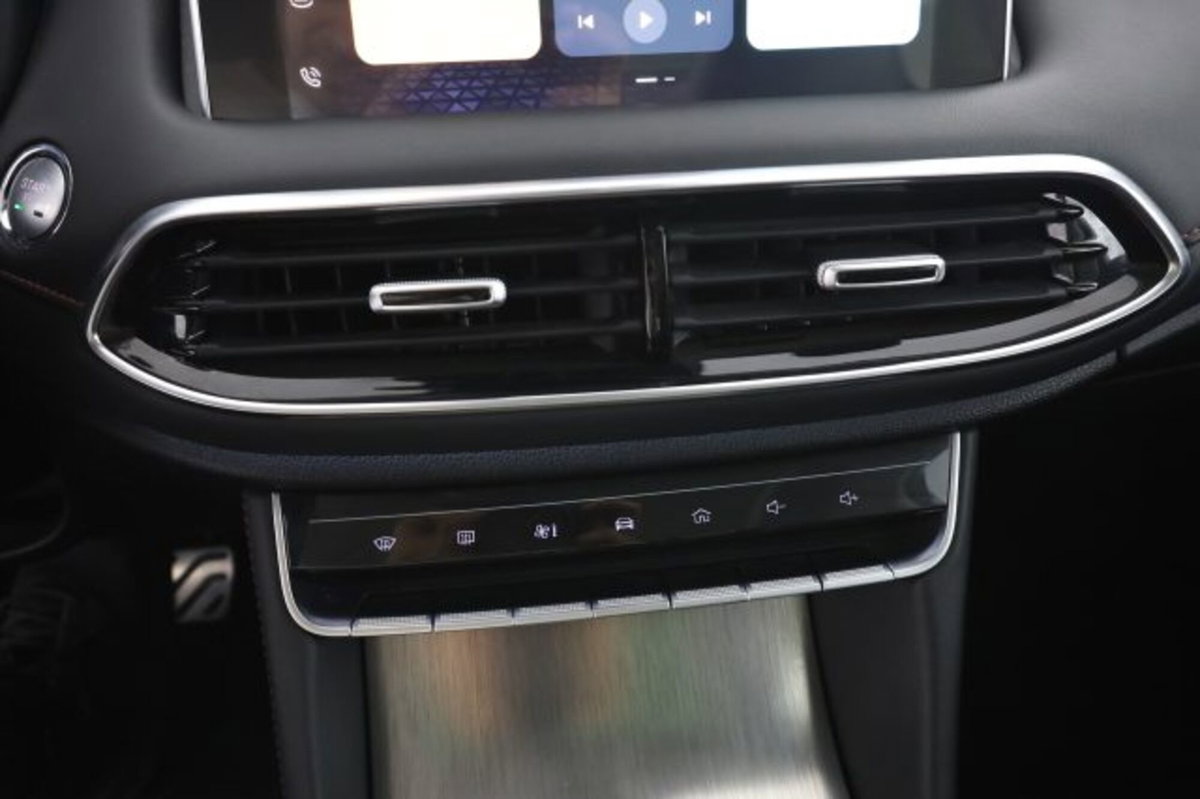 Mg EHS Plug-in Hybrid Exclusive (13)