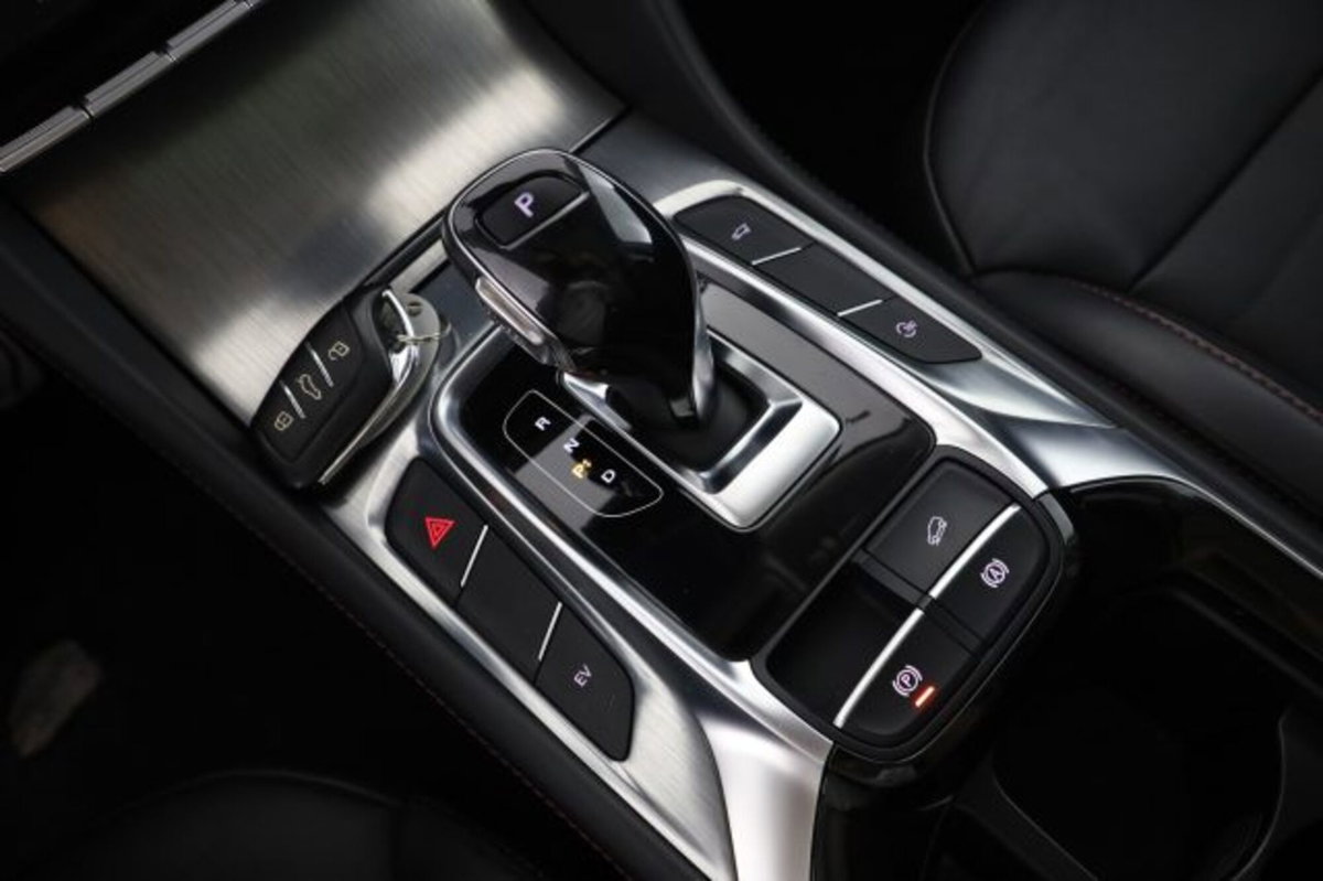 Mg EHS Plug-in Hybrid Exclusive (14)
