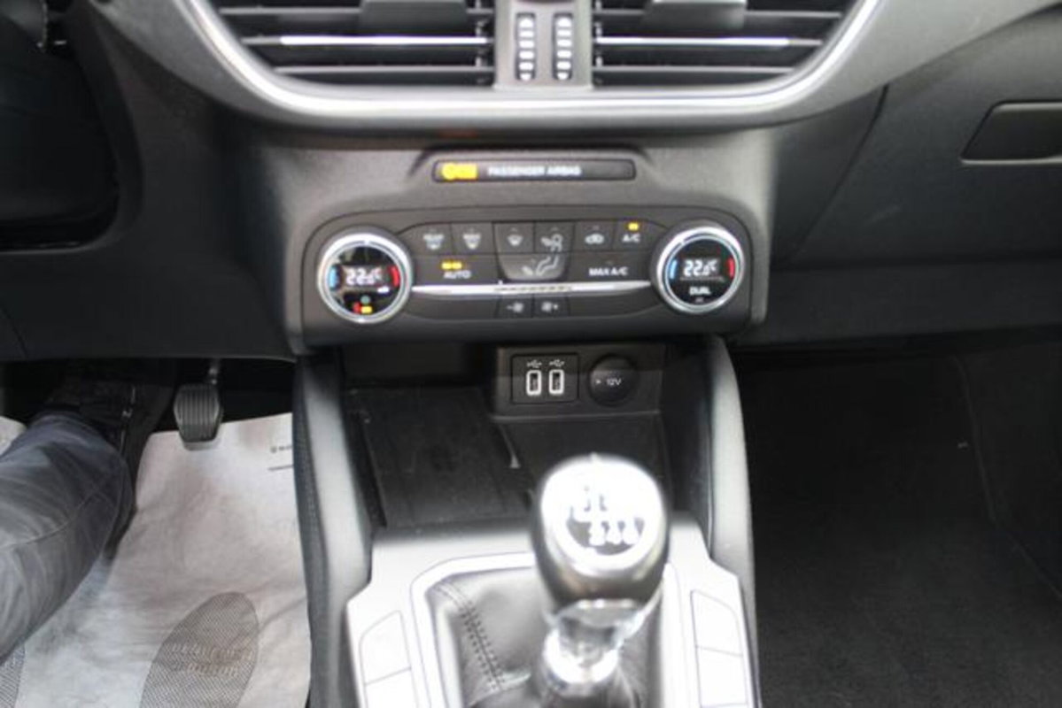 Ford Kuga 2.0 EcoBlue Hybrid 150 CV 2WD Titanium (14)