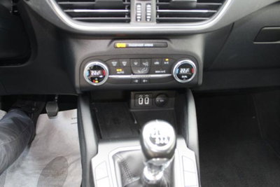 Ford Kuga 2.0 EcoBlue Hybrid 150 CV 2WD Titanium (14)