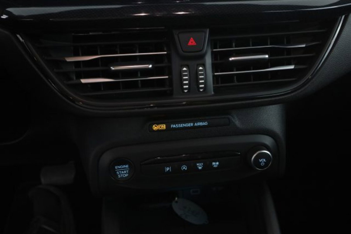 Ford Focus Station Wagon 1.0 EcoBoost Hybrid 125 CV Powershift SW Active Style (13)