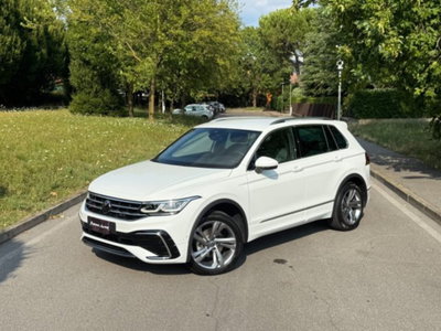 Volkswagen Tiguan 2.0 TDI 150 CV SCR DSG 4MOTION R-Line (15)