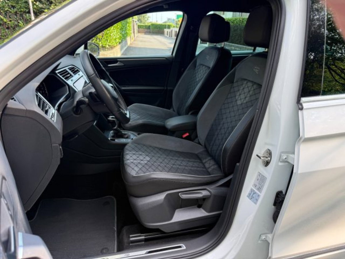 Volkswagen Tiguan 2.0 TDI 150 CV SCR DSG 4MOTION R-Line (6)
