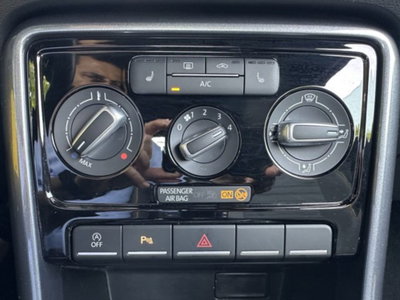 Volkswagen Maggiolino Cabrio 1.2 TSI Design (13)