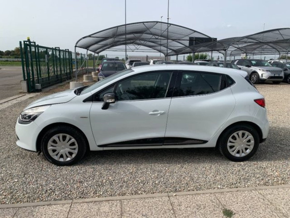 Renault Clio 1.2 75CV GPL 5 porte Wave (2)