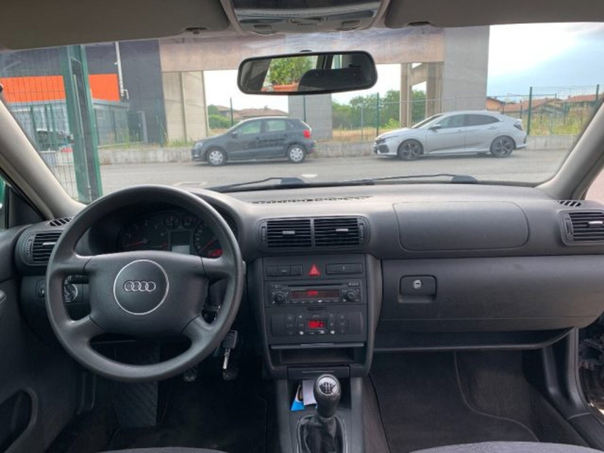 Audi A3 1.6 cat 5p. Ambiente (10)