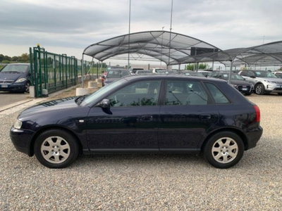 Audi A3 1.6 cat 5p. Ambiente (2)