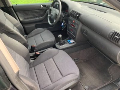 Audi A3 1.6 cat 5p. Ambiente (9)
