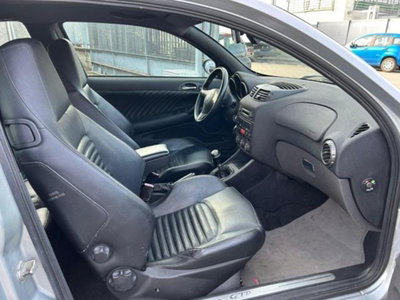 Alfa Romeo 147 3.2i V6 24V cat 3 porte GTA (11)