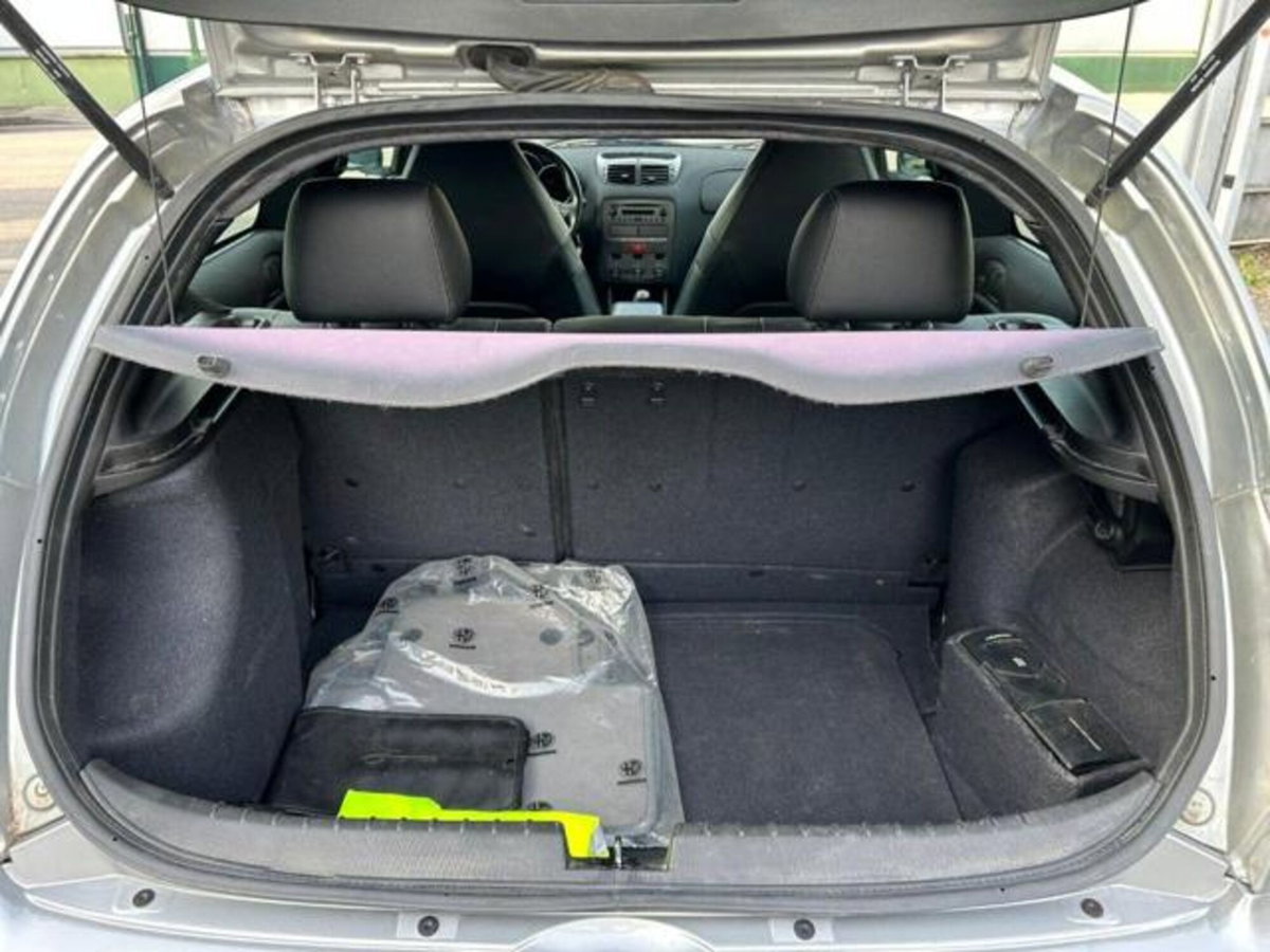 Alfa Romeo 147 3.2i V6 24V cat 3 porte GTA (13)