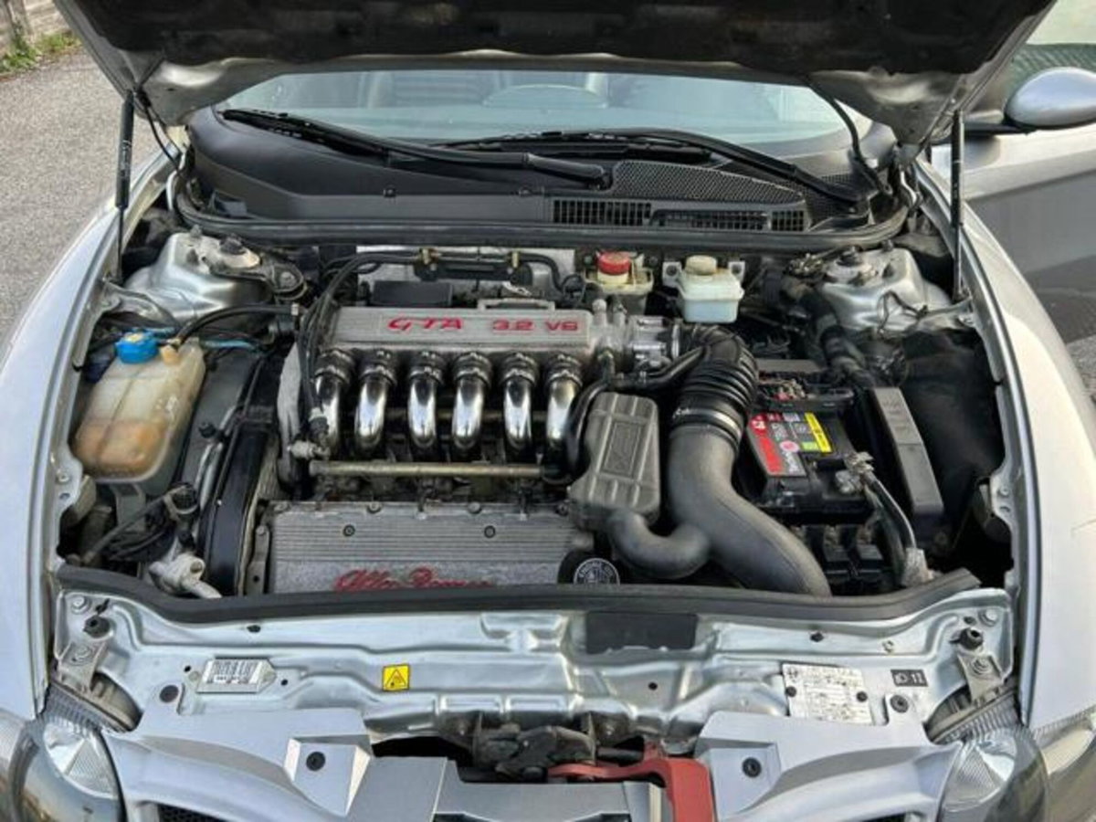 Alfa Romeo 147 3.2i V6 24V cat 3 porte GTA (15)