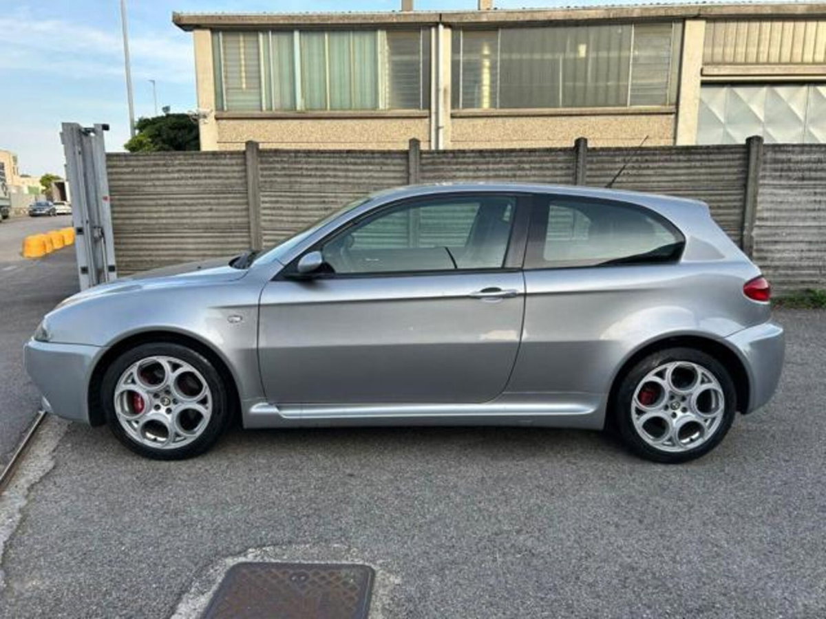 Alfa Romeo 147 3.2i V6 24V cat 3 porte GTA (5)