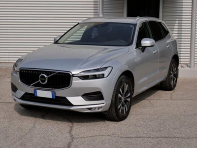 Volvo XC60 B4 (d) AWD Geartronic Momentum Pro usata