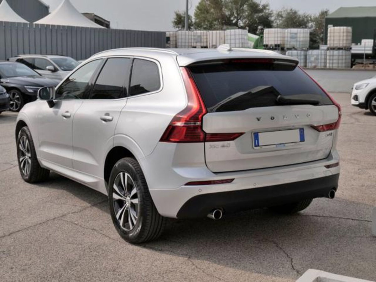 Volvo XC60 B4 (d) AWD Geartronic Momentum Pro (3)