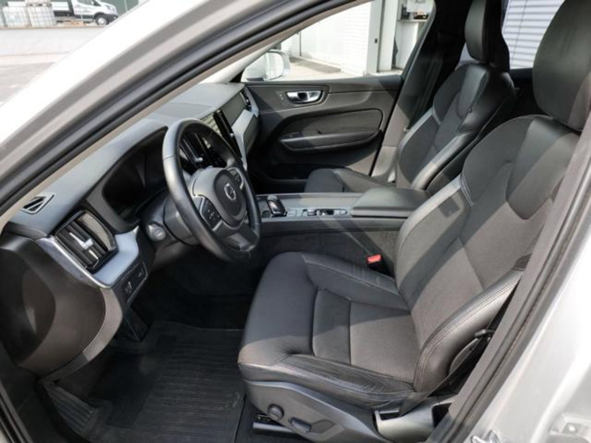 Volvo XC60 B4 (d) AWD Geartronic Momentum Pro (5)