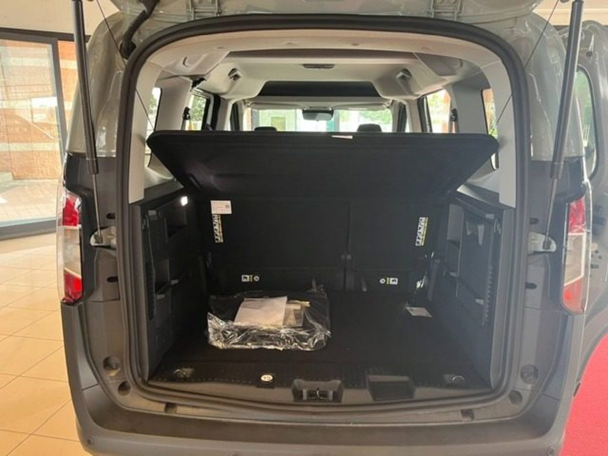Ford Tourneo Courier 1.0 EcoBoost 100 CV Titanium (18)