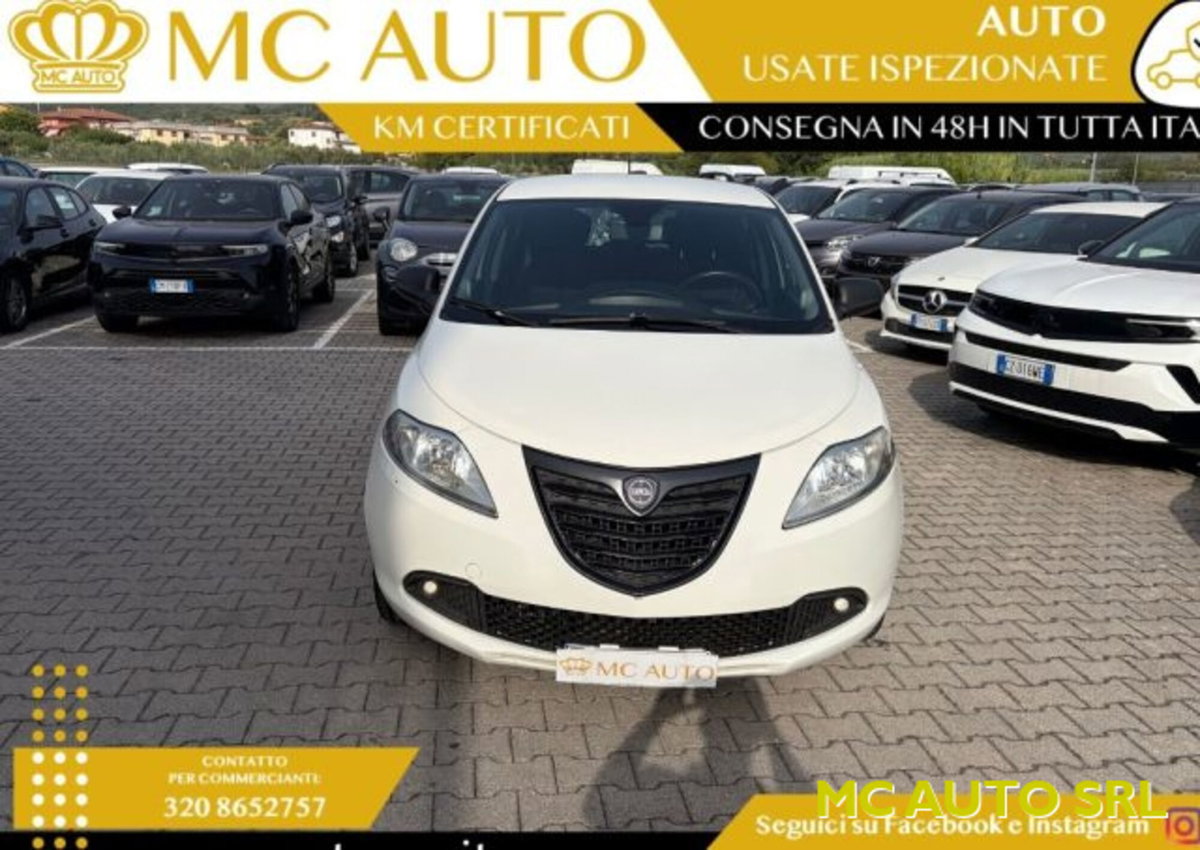 Lancia Ypsilon 1.3 MJT 16V 95 CV 5 porte S&S S Momodesign (2)