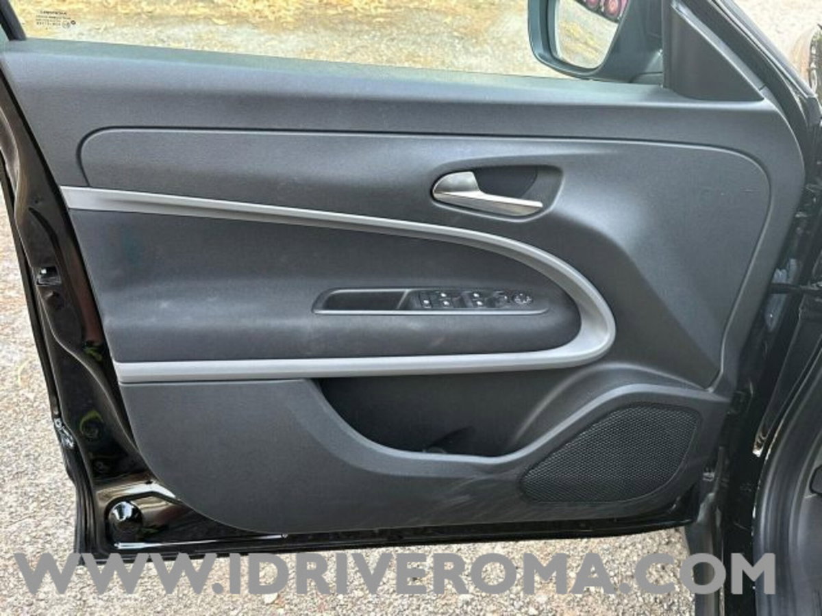 Jeep Avenger 1.2 turbo e-hybrid mhev Summit fwd 110cv edct6 (17)