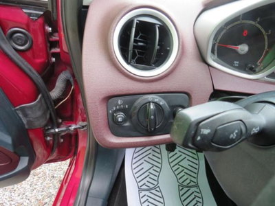 Ford Fiesta 1.4 5p. Bz.- GPL Titanium (14)