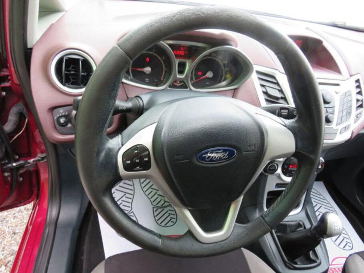 Ford Fiesta 1.4 5p. Bz.- GPL Titanium (15)