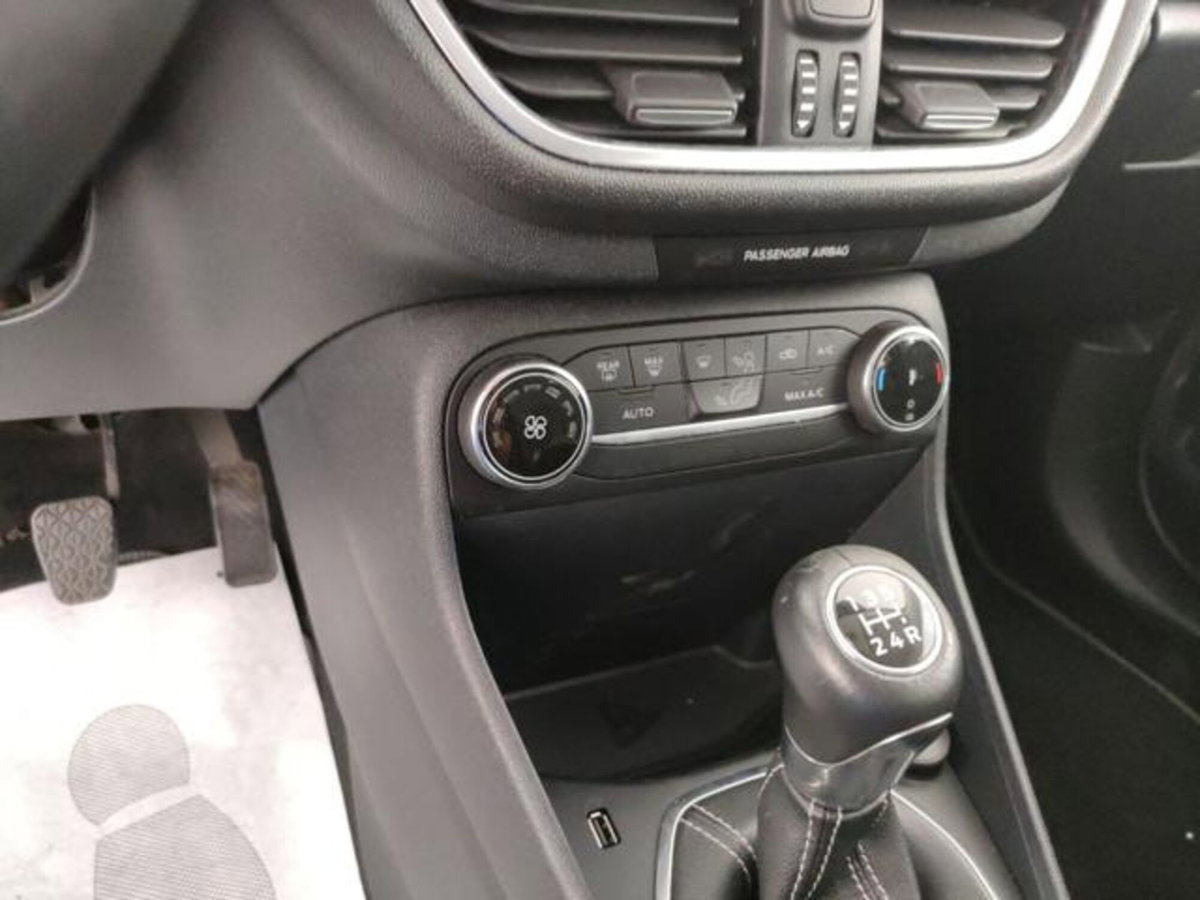 Ford Fiesta 1.1 75 CV GPL 5 porte Titanium (15)