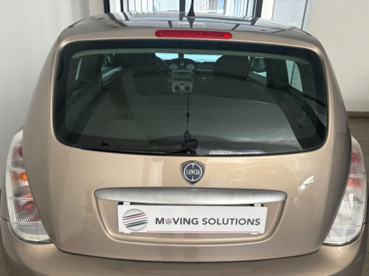 Lancia Ypsilon 1.2 Argento (3)