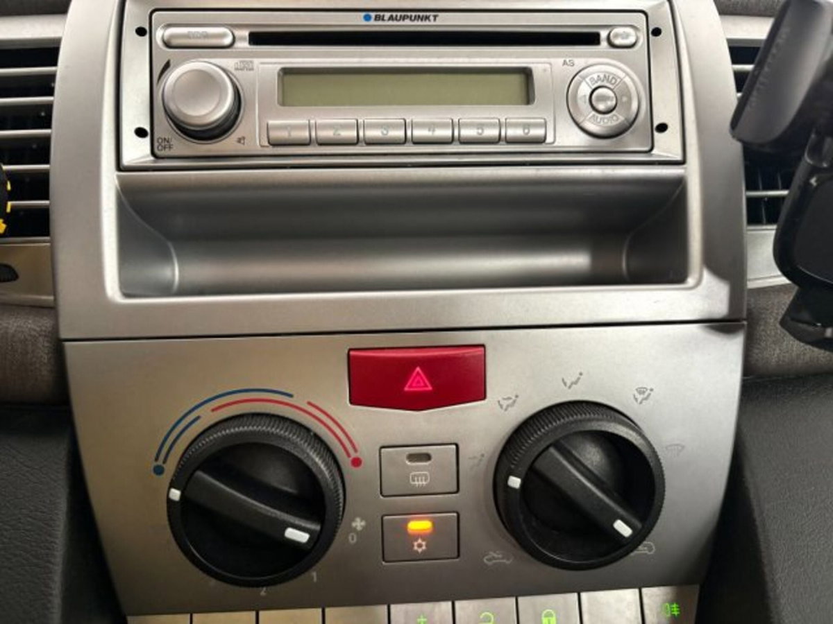 Lancia Ypsilon 1.2 Argento (6)