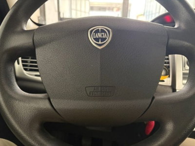 Lancia Ypsilon 1.2 Argento (7)