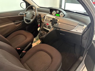 Lancia Ypsilon 1.2 Argento (9)
