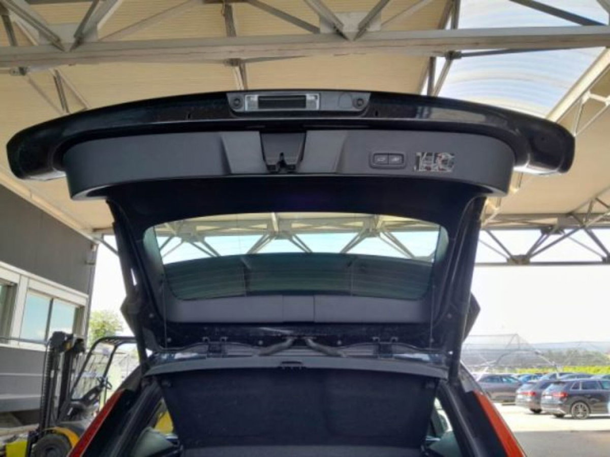 Volvo XC40 T5 Recharge Plug-in Hybrid Inscription Expression (10)